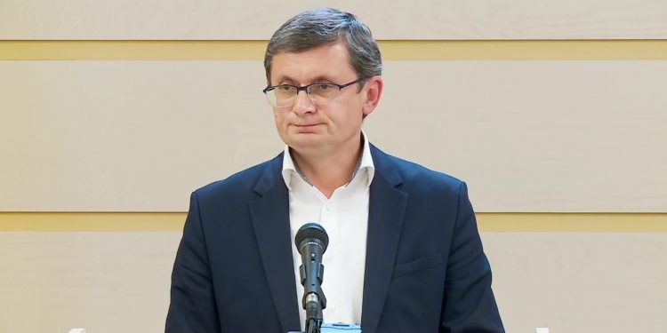 Igor Grosu a primit pază de corp, mașină de serviciu și bodyguarzi la poarta casei