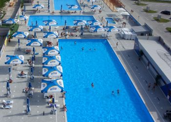 După o pauză de doi ani, piscina ,,Megapolis Mall» și-a reluat activitatea. Locuitorii și oaspeții capitalei sunt mulțumiți de schimbări | VIDEO