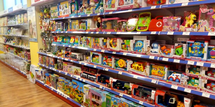 В Волгограде мальчик ушёл за игрушкой с четвертью миллиона рублей в кармане