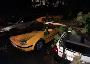 Furtuna a făcut ravagii în țară și în Chișinău. Precizările IGSU | FOTO