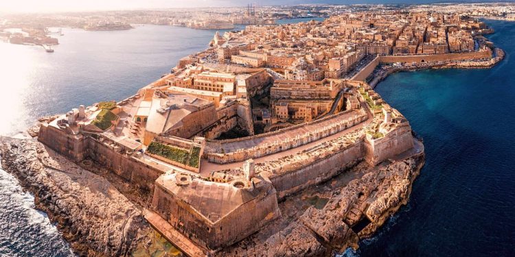 Prima ţară din Europa care va accepta doar turiştii complet vaccinaţi împotriva COVID-19