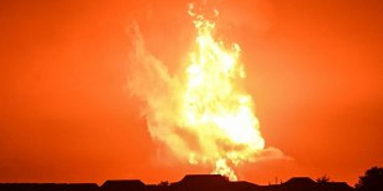 Explozie uriașă în Marea Caspică, la 10 kilometri de un zăcământ de petrol. Care ar fi cauza deflagrației | VIDEO