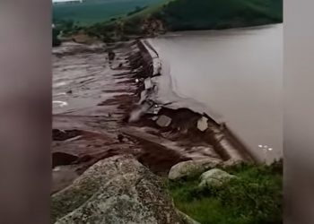 Momentul în care două baraje din nordul Chinei sunt rupte în urma ploilor violente  VIDEO