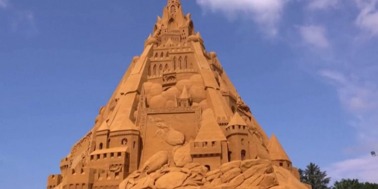 Cel mai înalt castel de nisip din lume a fost ridicat în Danemarca | VIDEO