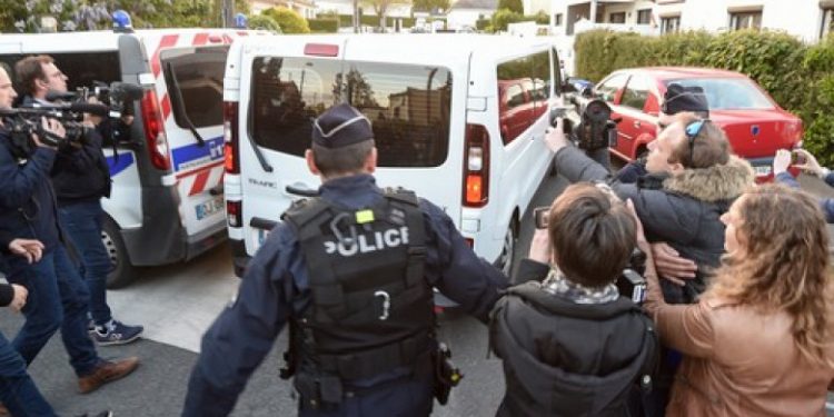 Un francez și-a omorât 4 membri ai familiei, crezând că ascund de el o comoară din aur