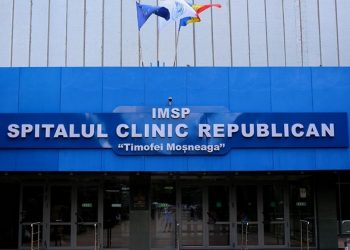 Работающие врачи и пациенты могут воспользоваться правом голоса: Один из участков находится в РКБ | VIDEO