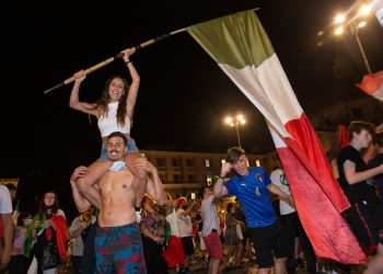 Cum au sărbătorit italienii calificarea Italiei în finala EURO 2020. Străzile din Roma și Milano s-au umplut de suporteri | VIDEO