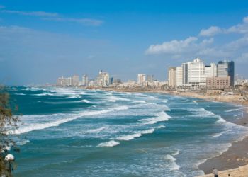 Israelul înăsprește din nou regulile pentru turiști și introduce carantina obligatorie pentru toţi călătorii