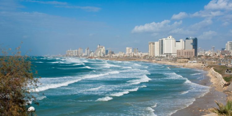 Israelul înăsprește din nou regulile pentru turiști și introduce carantina obligatorie pentru toţi călătorii