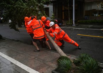 După inundațiile catastrofale, China este lovită și de un taifun masiv