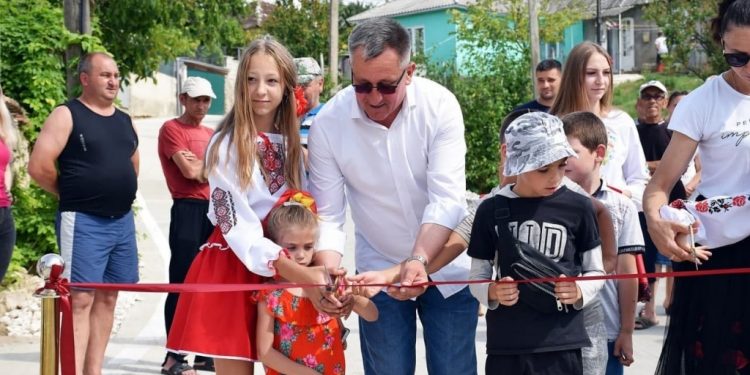 Renovarea capitală a drumurilor continuă: Încă o stradă din Orhei a fost reparată și dată în exploatare | FOTO