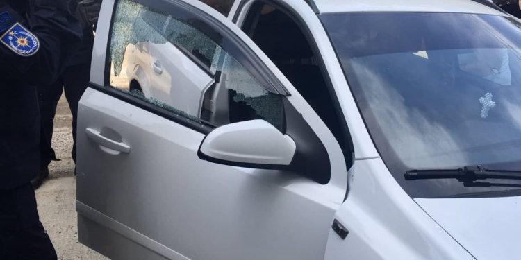 Un copil de doi ani, rămas blocat într-o mașină, salvat de pompierii din Bălți