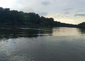 Minoră de 11 ani, găsită fără suflare pe malul unui lac. Aceasta ar fi plecat la scăldat cu familia