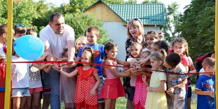 Alte patru terenuri de joacă au fost inaugurate în localitățile raionului Orhei | FOTO
