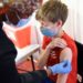 În România începe vaccinarea copiilor împotriva COVID-19 cu serul Moderna
