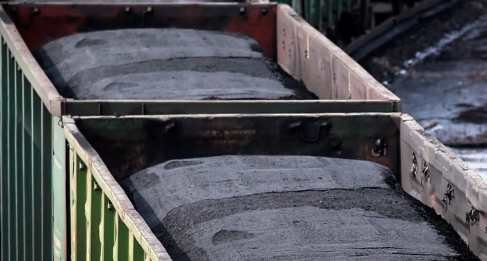 Более 90 вагонов сошли с рельсов после столкновения грузовых поездов в Приамурье