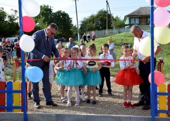 În raionul Orhei, în fiecare săptămână sunt inaugurate câteva terenuri de joacă | VIDEO