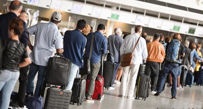 Изменились правила въезда в Россию. Что надо знать перед поездкой