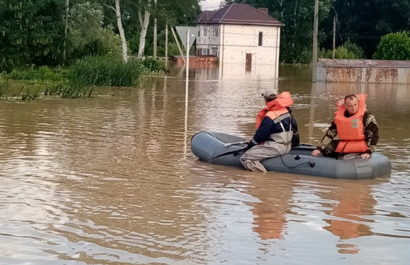 В затопленной дождями Керчи началась эвакуация