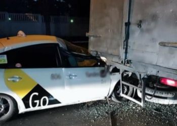 В Кишиневе машина такси врезалась в грузовик