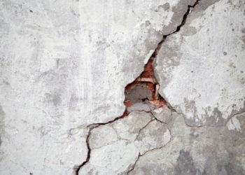 В связи с угрозой обрушения в Хынчештах из многоэтажки эвакуируют всех жителей