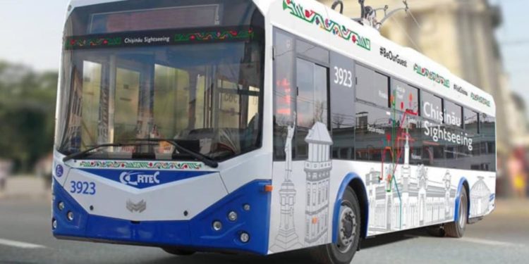 В связи с повышенным спросом туристический троллейбус в Кишинёве будет выполнять ещё один рейс