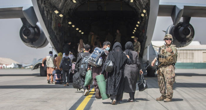 США, Британия и Австралия предупредили о угрозе теракта в аэропорту Кабула