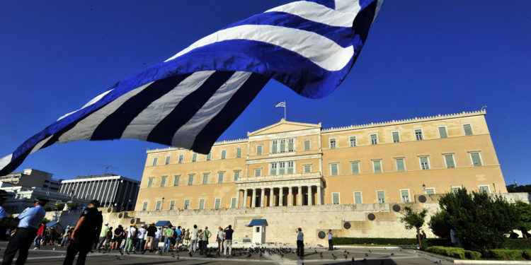 В Греции из-за жары потребление электричества приблизилось к рекорду