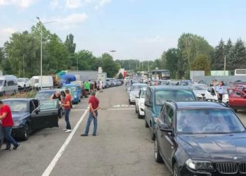 На границе Молдовы и Румынии образовались километровые очереди