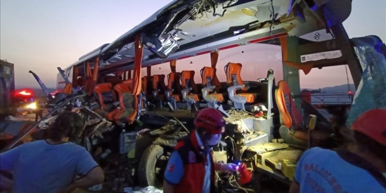 ДТП с автобусом в Турции: 9 погибших, 30 раненых