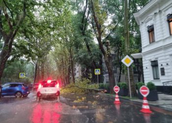 Ploile au făcut ravagii în capitală: Atenționările de la autorități