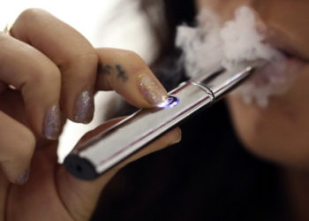 Peste 200 de țigări electronice, fără acte de proveniență depistate într-un oficiu din Capitală