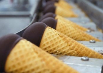 Mii de înghețate Snickers, Bounty și Twix, retrase de pe rafturile din Republica Moldova. Substanța periculoasă pe care o conțin