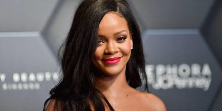 Рианна стала самой богатой женщиной-музыкантом Земли