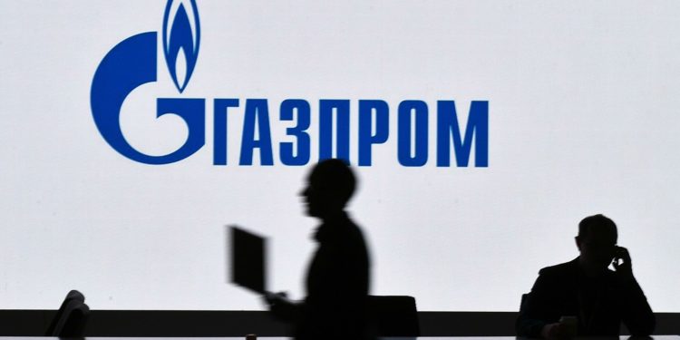 «Газпром» столкнулся с угрозой остановки добычи и переработки в Западной Сибири