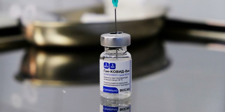 В России появится пятая вакцина от COVID-19