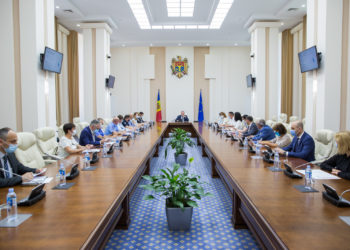 Ședință specială la Guvern: „Nu este exclus ca în curând să ne confruntăm cu un nou val al pandemie“