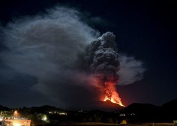 Произошло извержение вулкана Этна: магнитуда землетрясения достигала 4,5