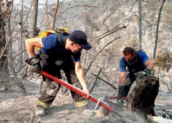 Aproape 60 de focare de ardere, stinse de pompierii moldoveni în Grecia | VIDEO