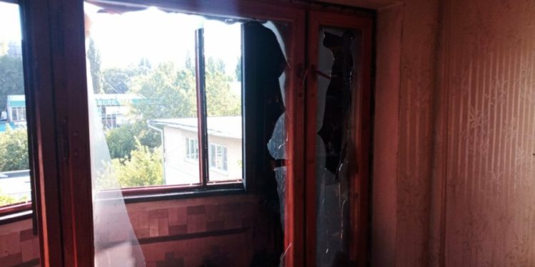 Explozie într-un apartament de la Botanica! A urmat un incendiu, fiind nevoie de intervenția a patru autospeciale | FOTO