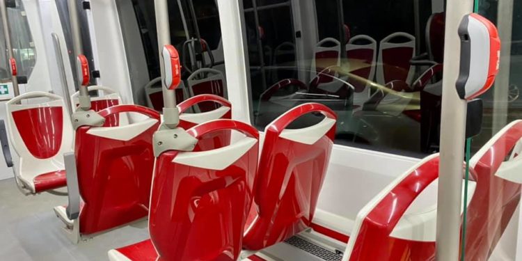 Primul troleibuz articulat, achiziționat de la o companie din Italia, este testat pe străzile capitalei | FOTO