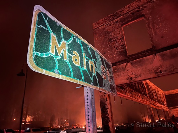 В США лесной пожар полностью уничтожил город