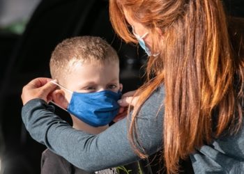 В Израиле будут тестировать на COVID детей с трех лет