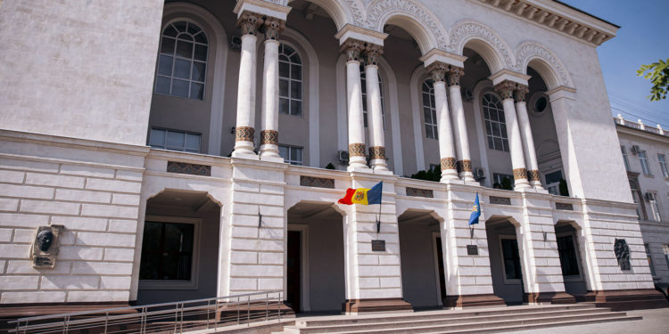 Нет смысла комментировать: в Генпрокуратуре ответили на обвинения Санду