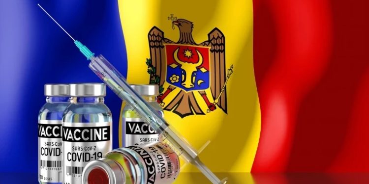 Un lot de vaccin Pfizer și AstraZeneca urmează să ajungă în Moldova