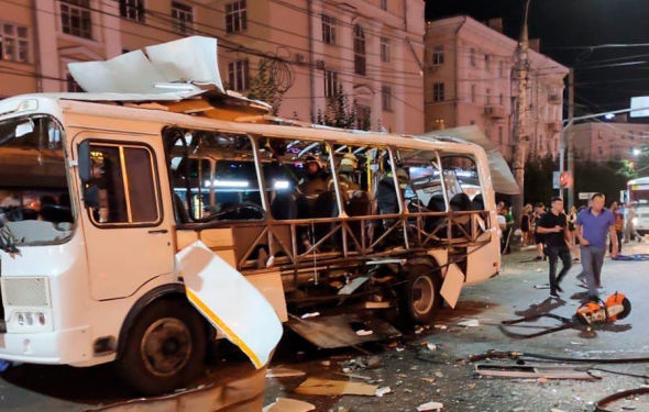 При взрыве в пассажирском автобусе в Воронеже пострадали 14 человек