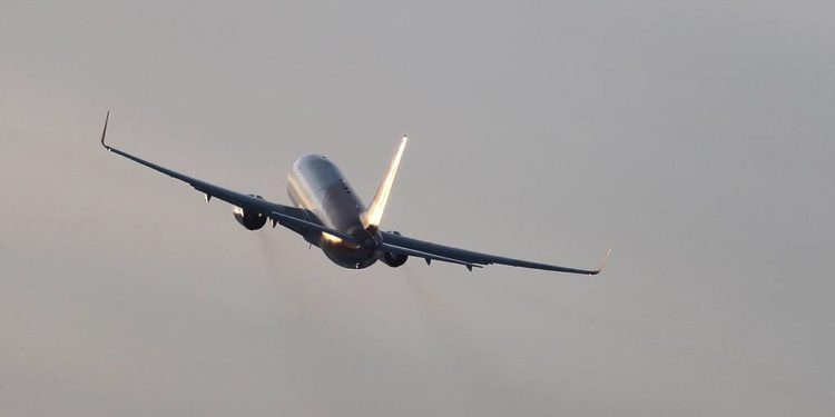 Пассажирский самолет рейсом Волгоград — Москва подал сигнал бедствия