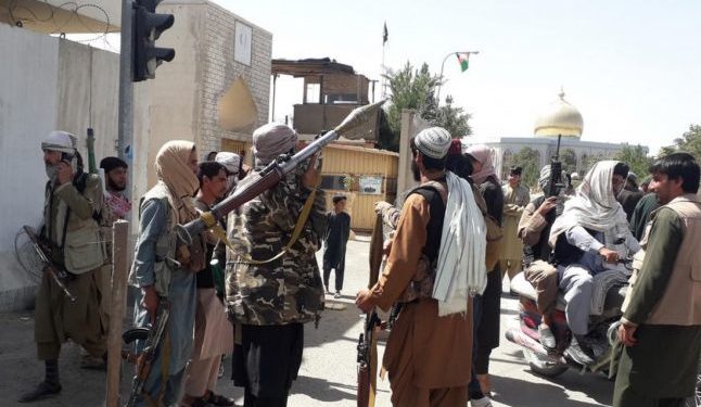 Reuters: Talibanii au cucerit Kandahar, al doilea oraș ca mărime din Afganistan