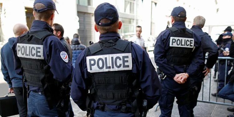 Во Франции мигрант-поджигатель убил священника