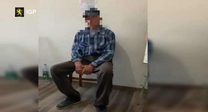 Bătrân de 80 de ani, snopit în bătaie cu un ciomag de către un consătean. Victima a decedat | VIDEO